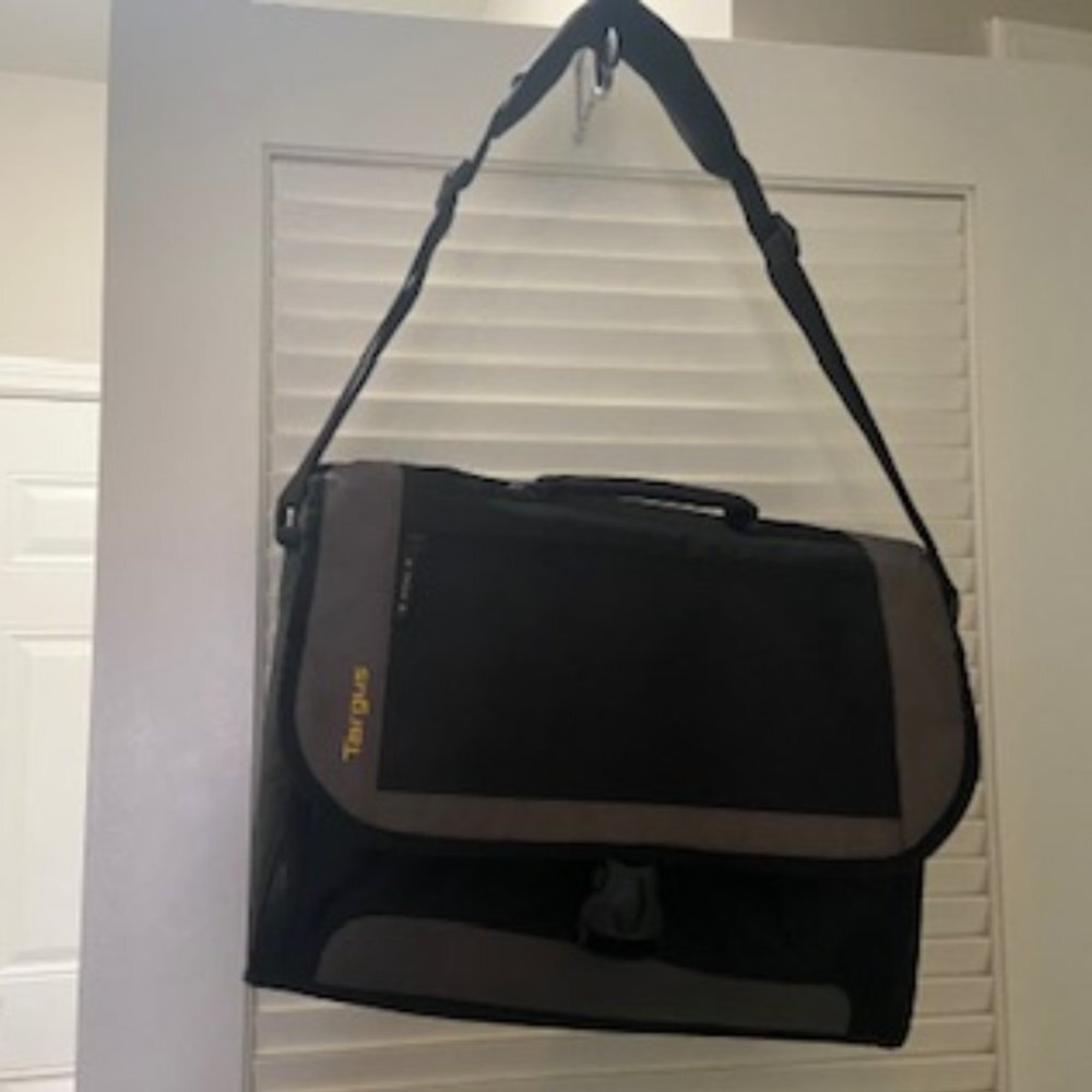 NWOT Targus UNISEX Laptop Briefcase